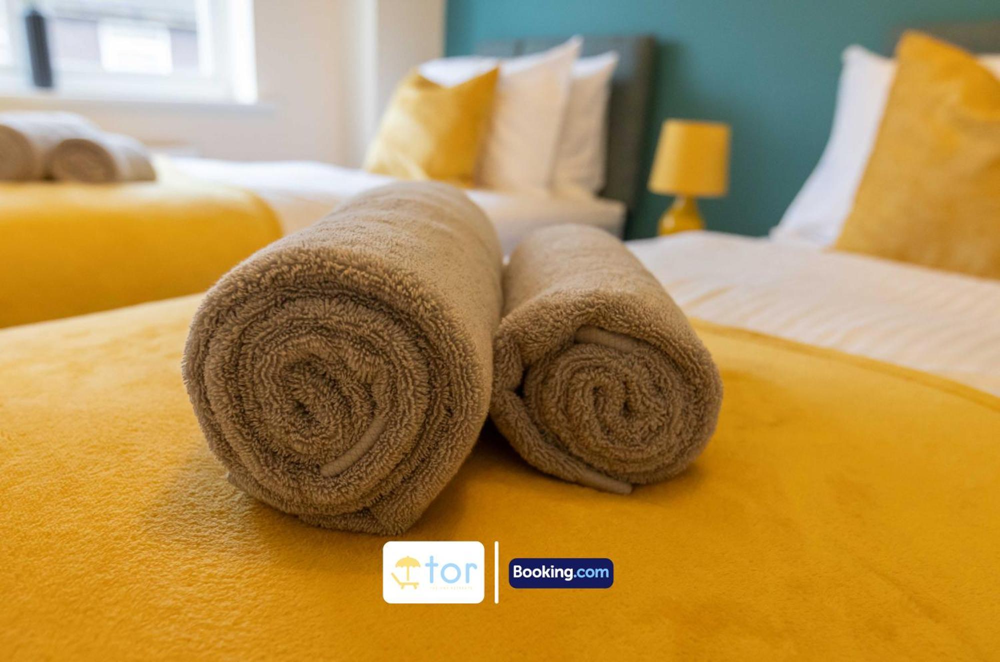 2 Bedroom By The One Retreats Short Lets & Serviced Close To Gatwick Airport