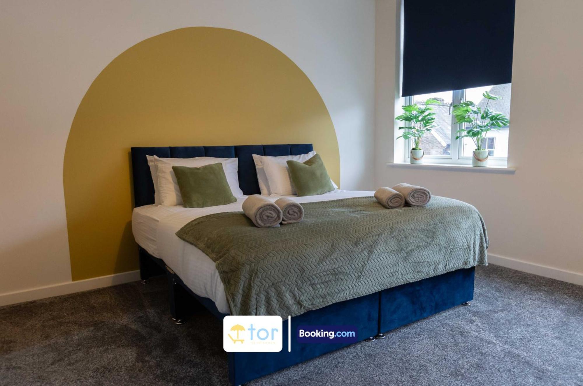 Apartment 2 Bedroom By The One Retreats Short Lets & Serviced Close To Gatwick Airport *